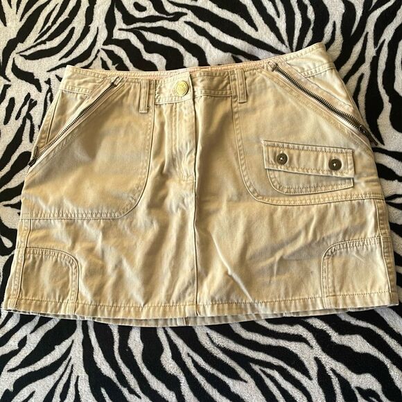 3/$15 🌻The limited shirt khaki beige mini skirt gold detail hardware size 10 - Picture 5 of 11